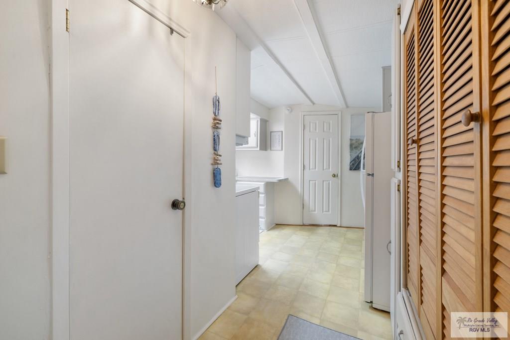 677 E CLAM CIR. 677
