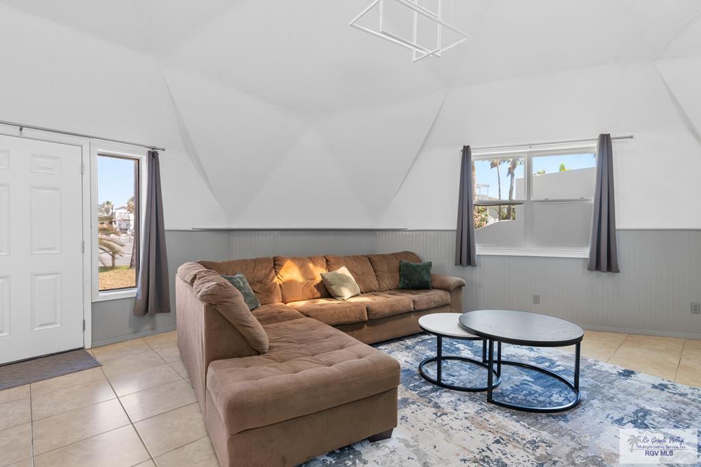 107 E Georgia Ruth Dr.