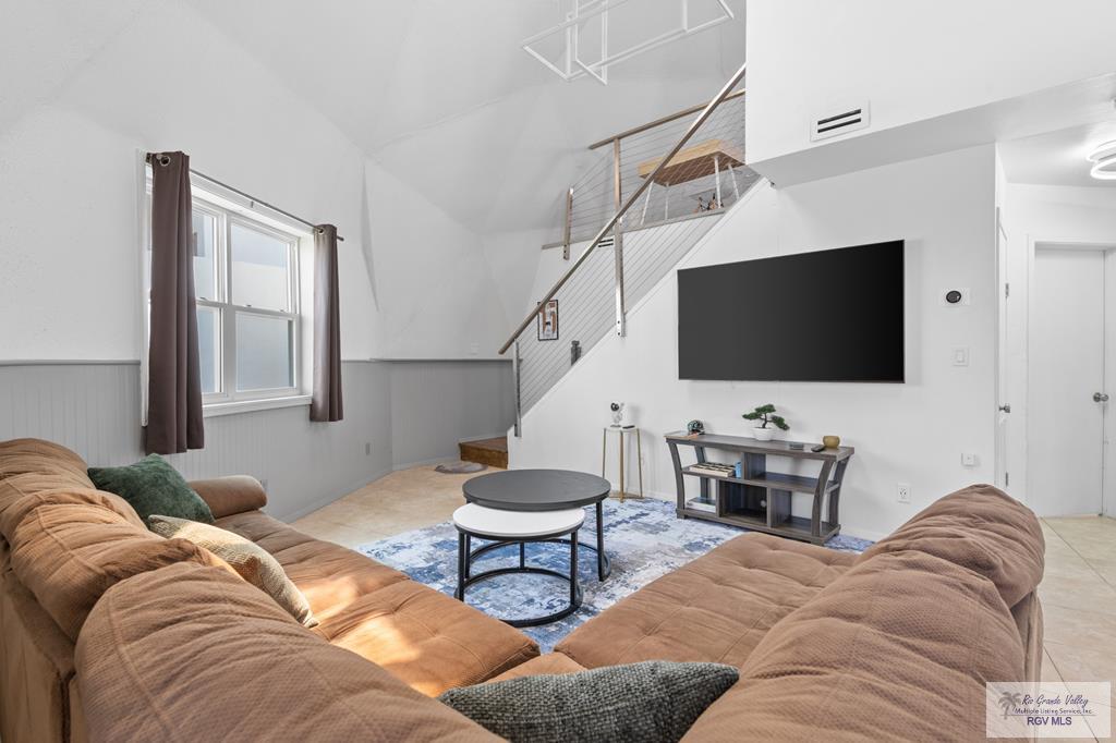 107 E Georgia Ruth Dr.