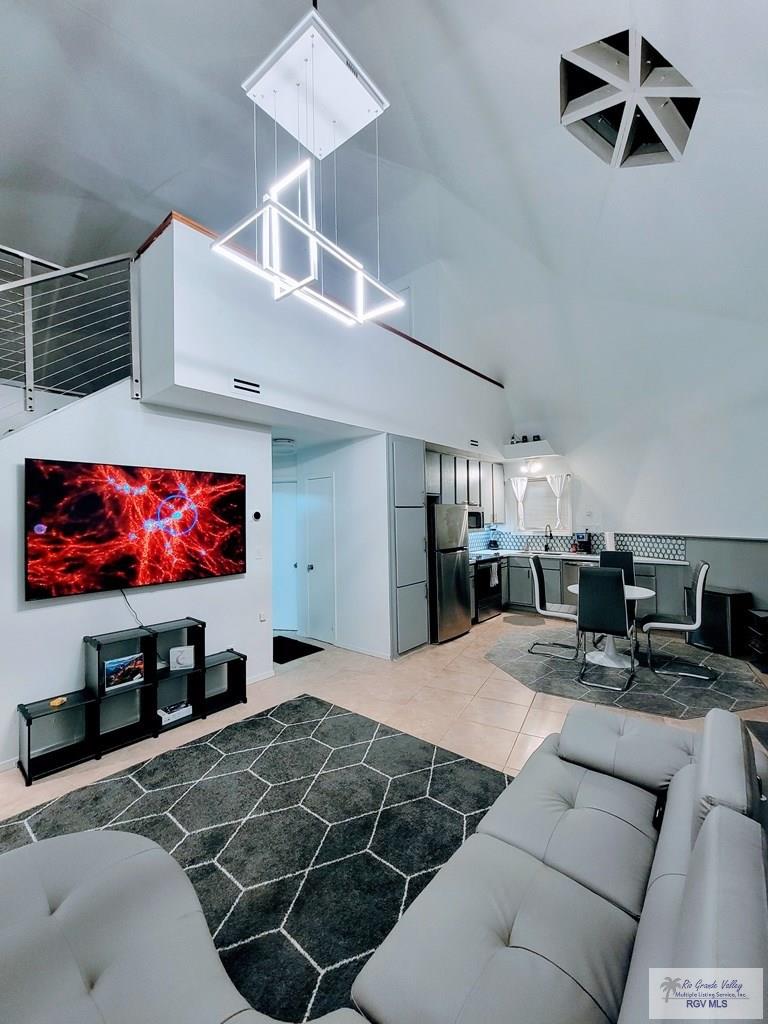 107 E Georgia Ruth Dr.