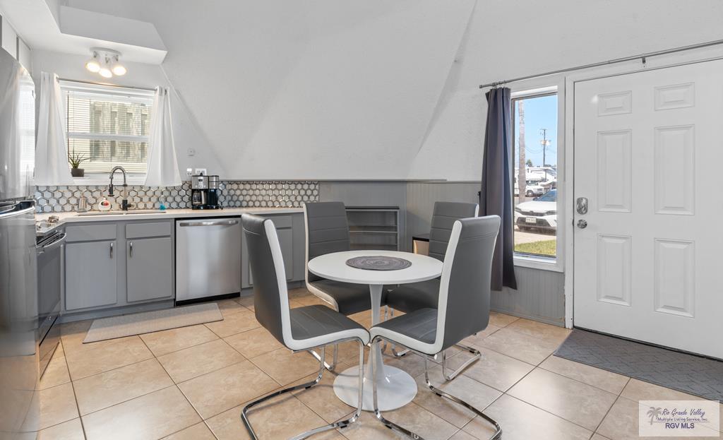 107 E Georgia Ruth Dr.