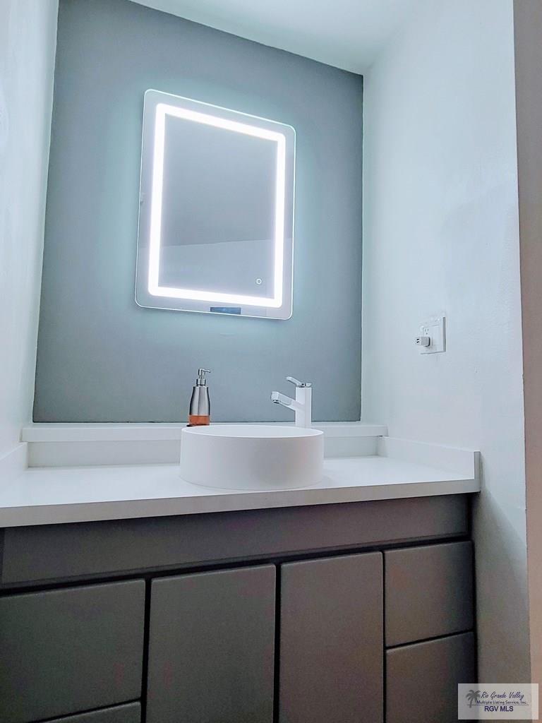 107 E Georgia Ruth Dr.