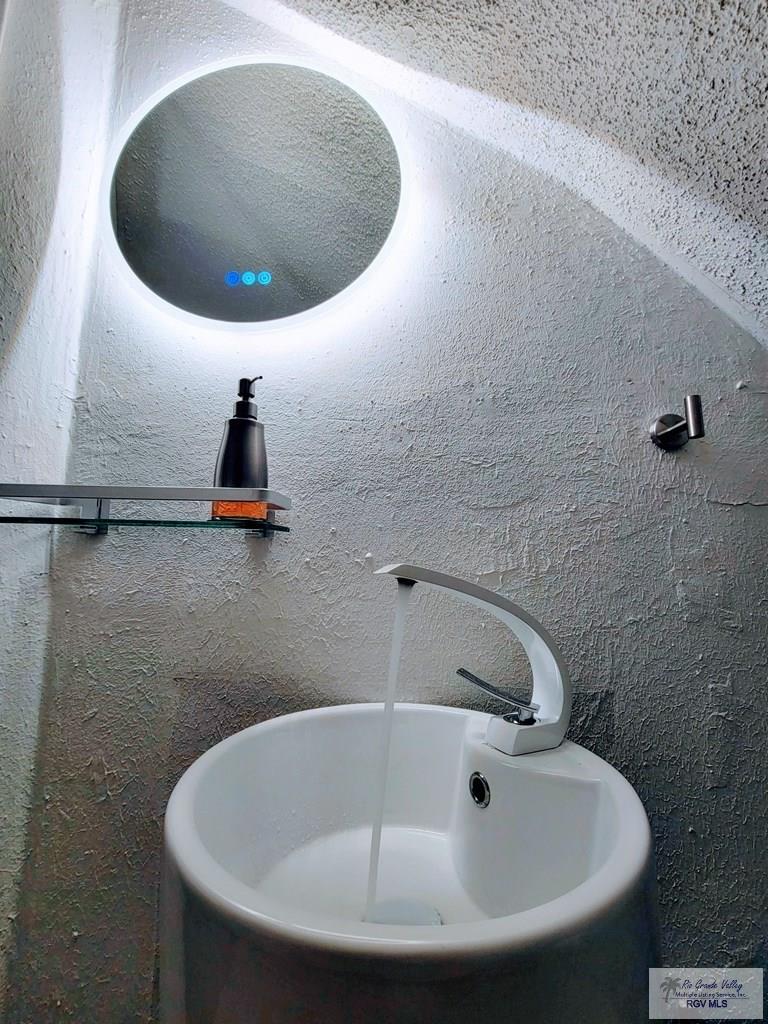 107 E Georgia Ruth Dr.