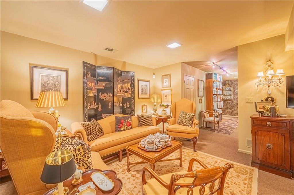 50 Willow Glen NE Unit 50