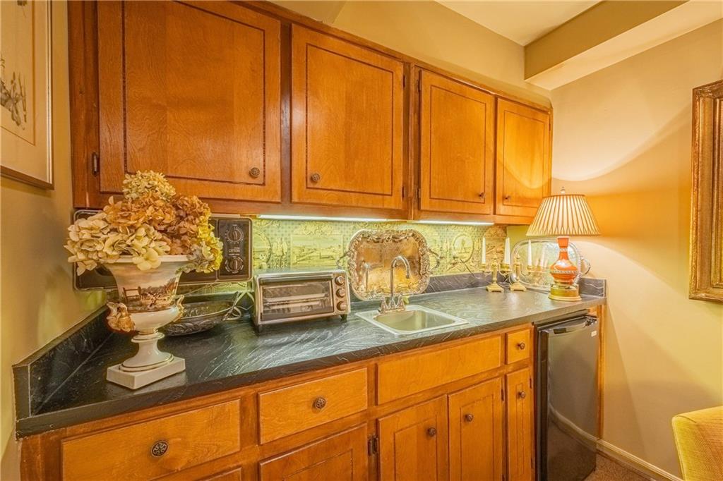 50 Willow Glen NE Unit 50