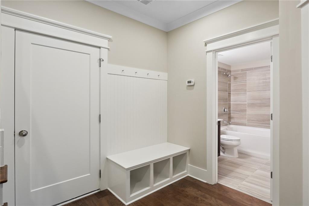 2424 Gatebury Circle