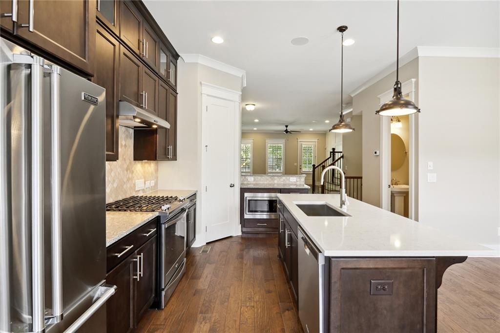 2424 Gatebury Circle