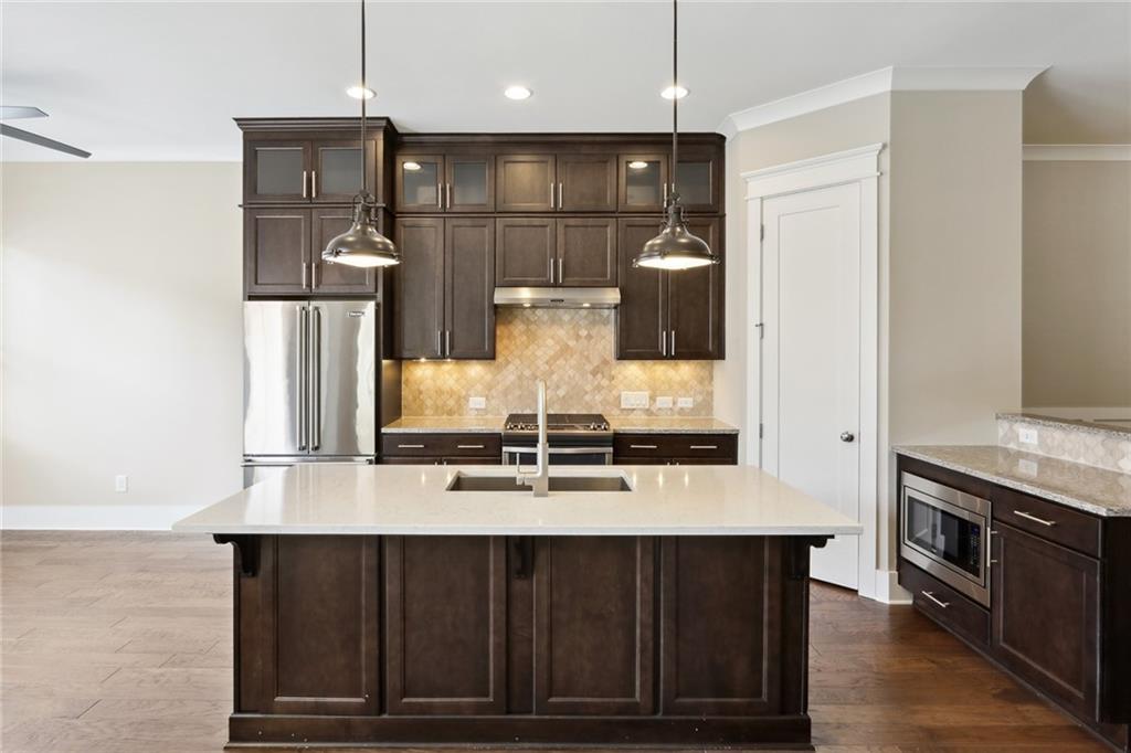 2424 Gatebury Circle