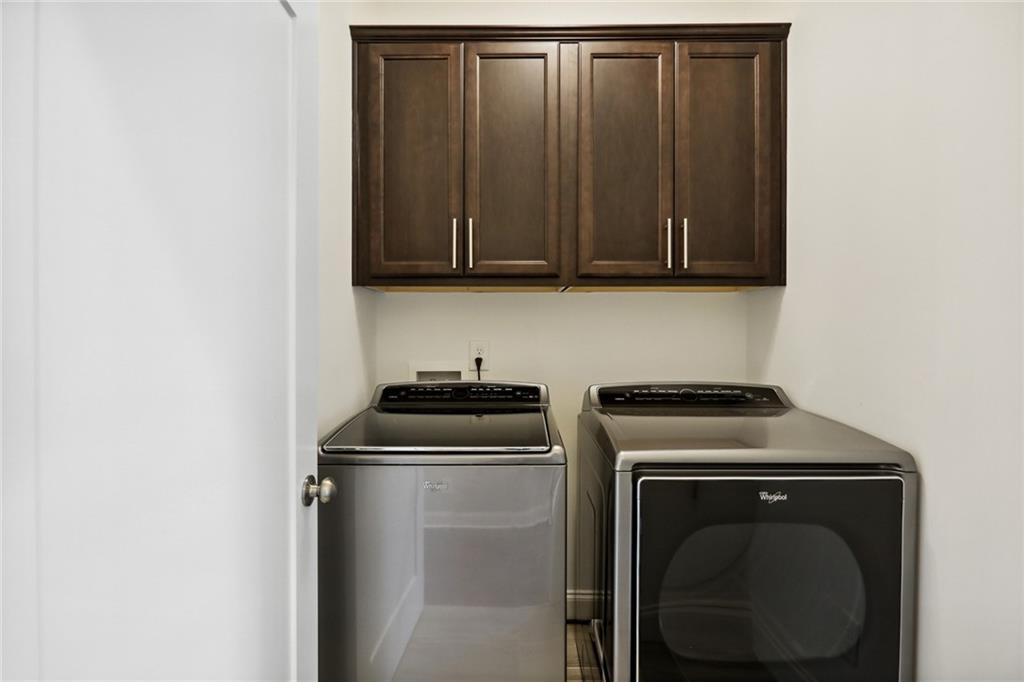 2424 Gatebury Circle