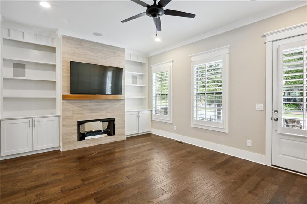 2424 Gatebury Circle