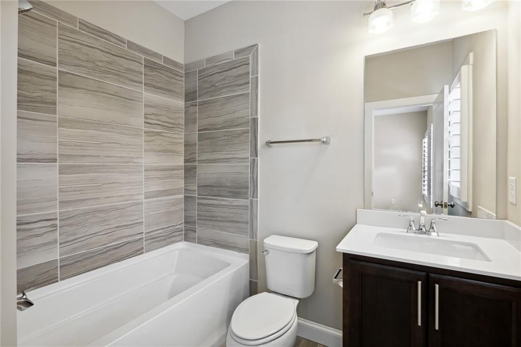 2424 Gatebury Circle