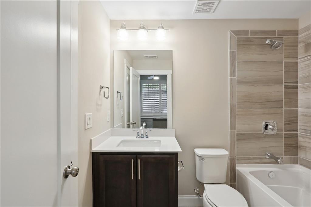 2424 Gatebury Circle