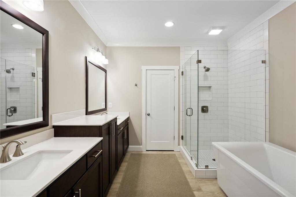 2424 Gatebury Circle