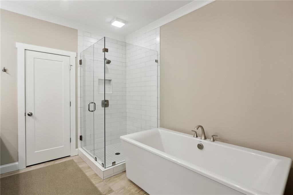 2424 Gatebury Circle