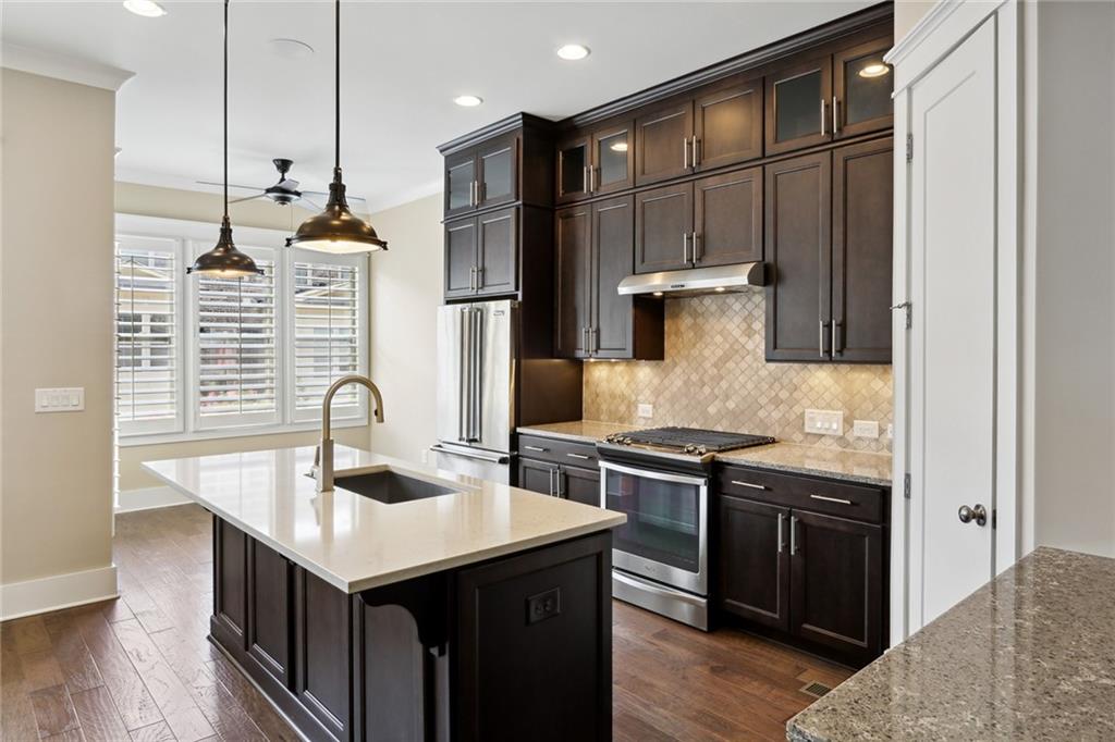 2424 Gatebury Circle