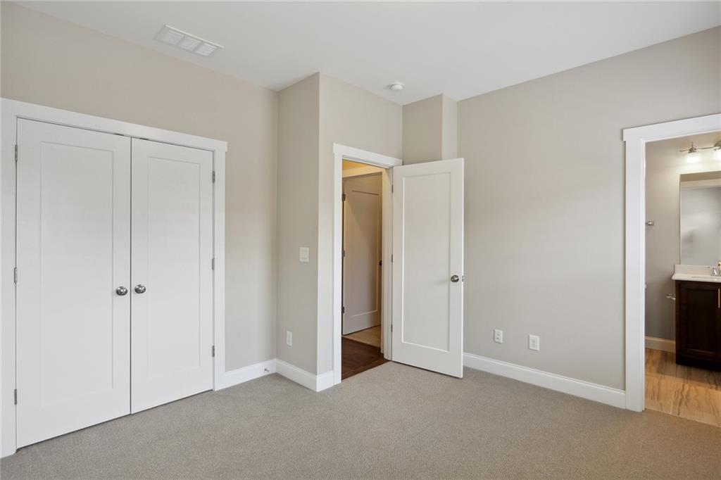 2424 Gatebury Circle