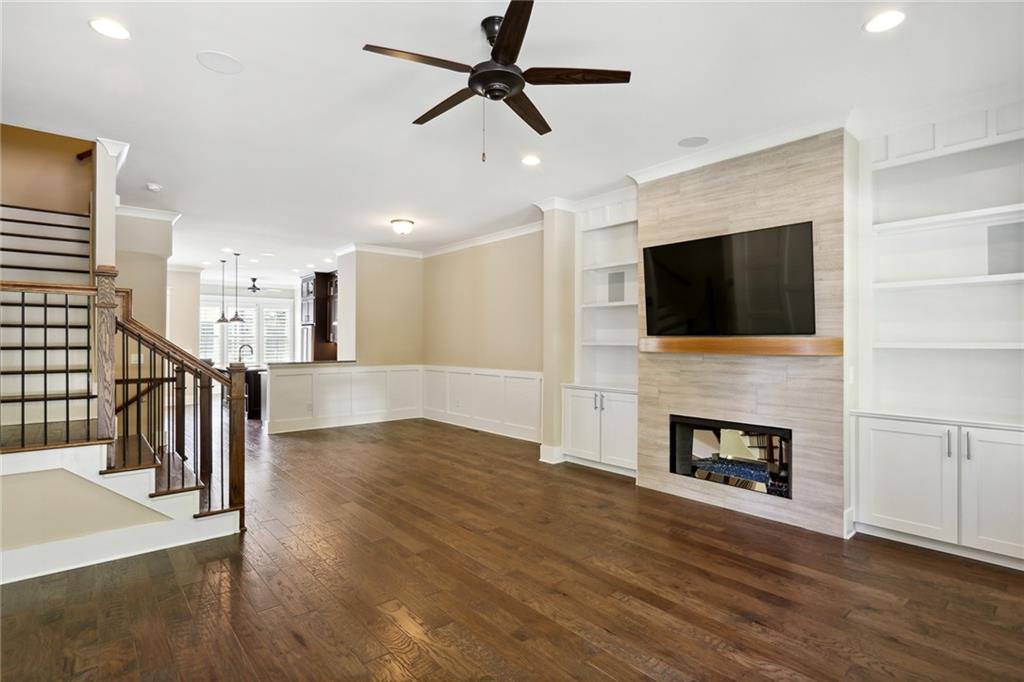 2424 Gatebury Circle