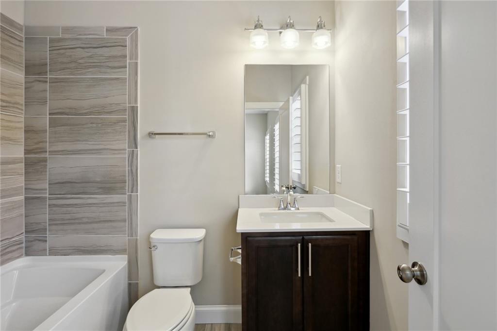 2424 Gatebury Circle