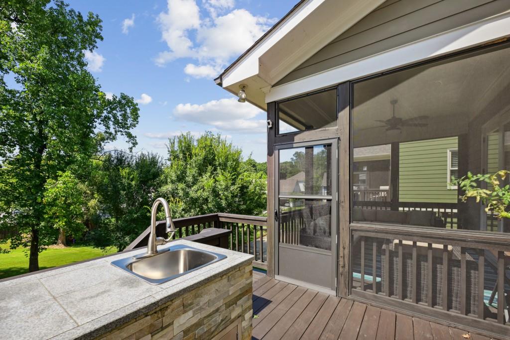 1111 Wright Avenue NE