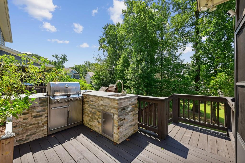 1111 Wright Avenue NE