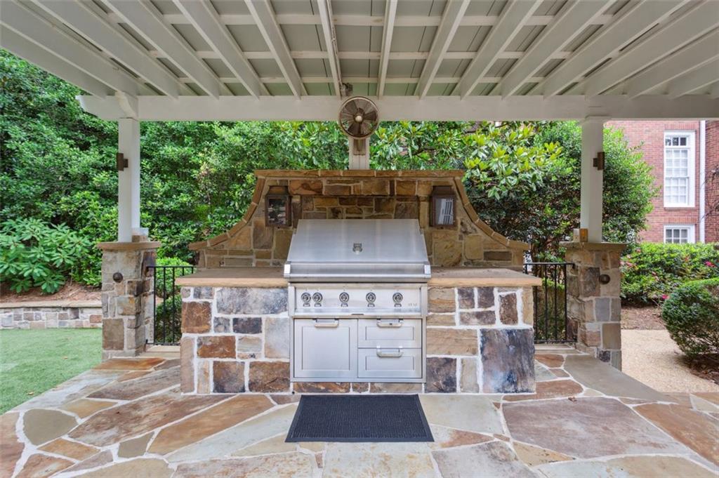 1152 Brookgate Way NE