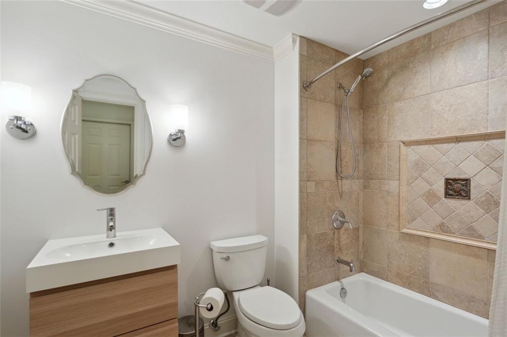 1152 Brookgate Way NE