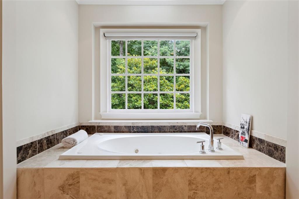 1152 Brookgate Way NE