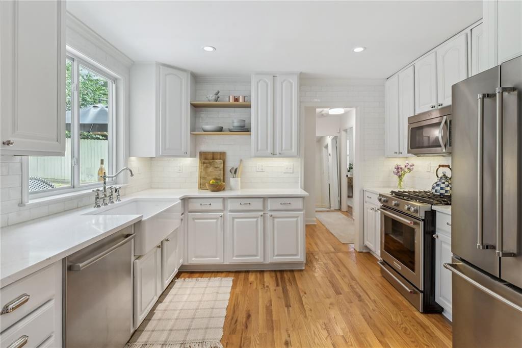 2751 N Thompson Road NE