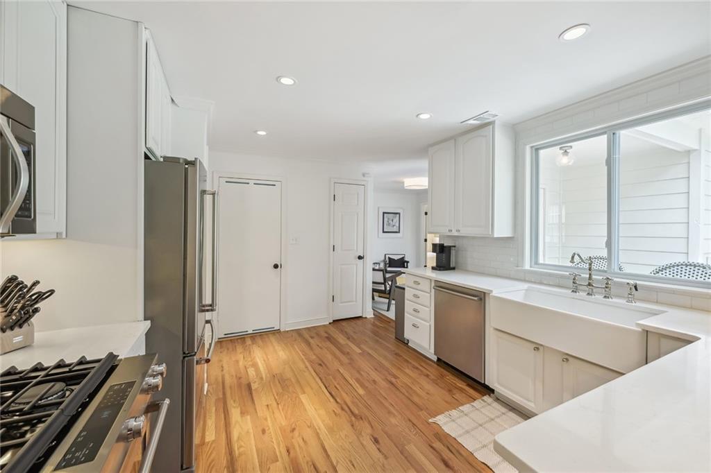 2751 N Thompson Road NE