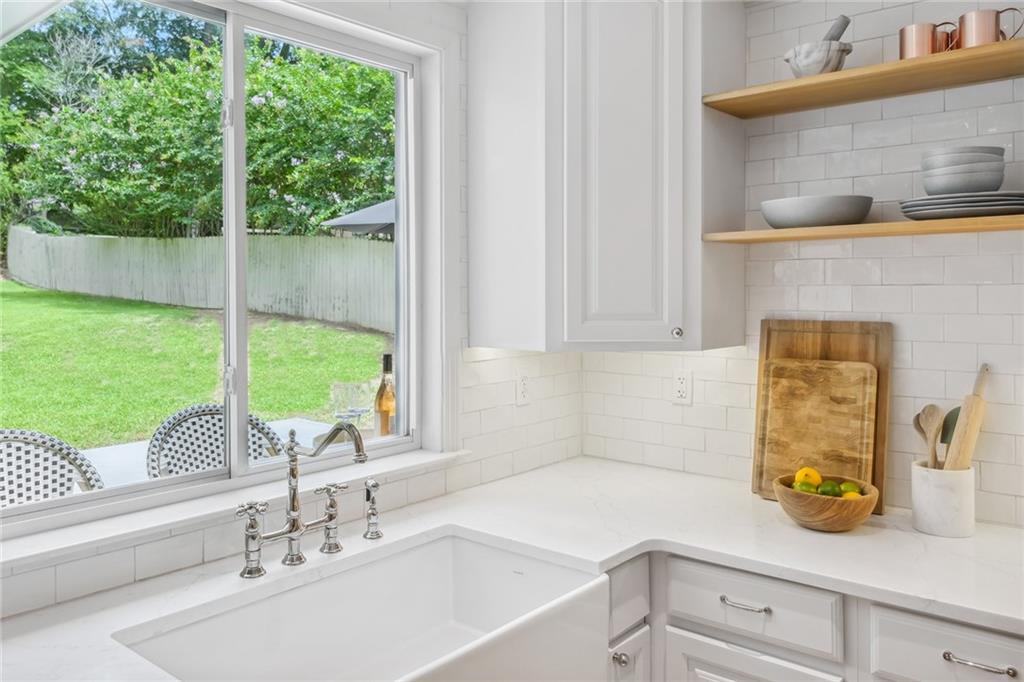 2751 N Thompson Road NE