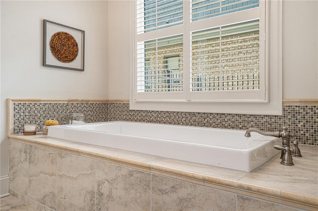 1575 Windsor Parkway NE