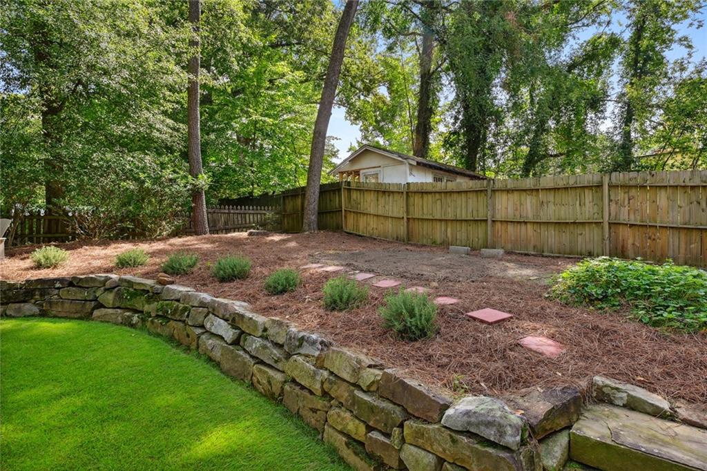 1561 Steele Drive NW