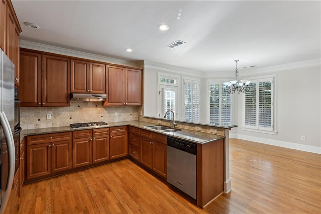 613 Darlington Commons Court NE