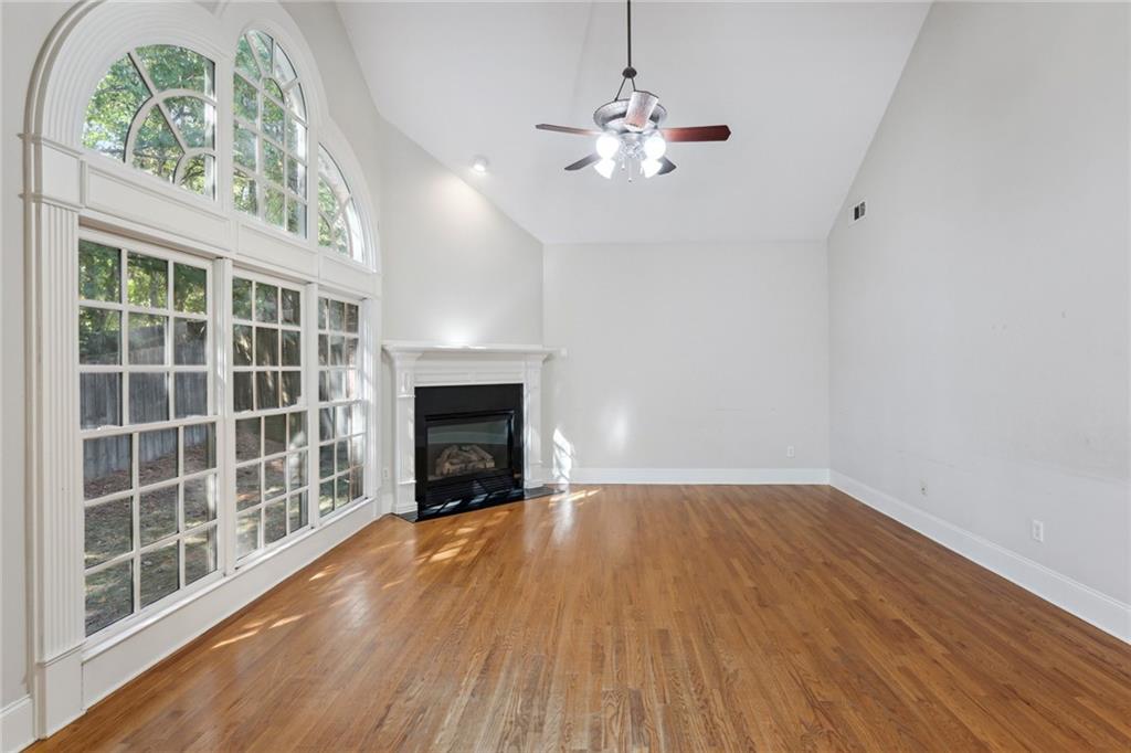 613 Darlington Commons Court NE