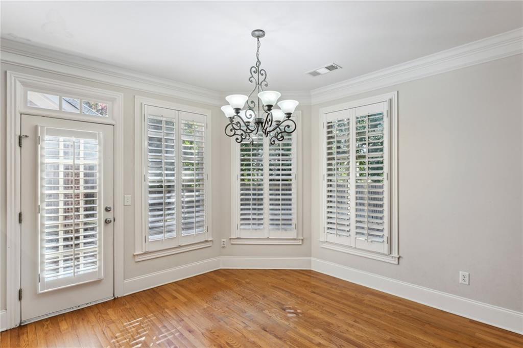 613 Darlington Commons Court NE