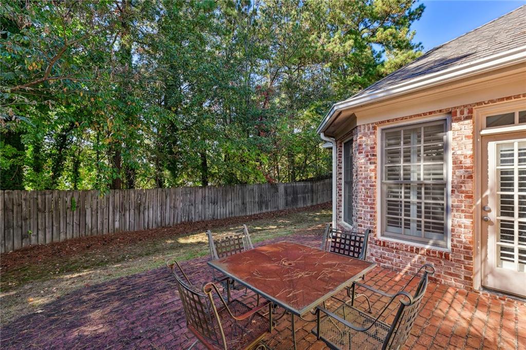 613 Darlington Commons Court NE