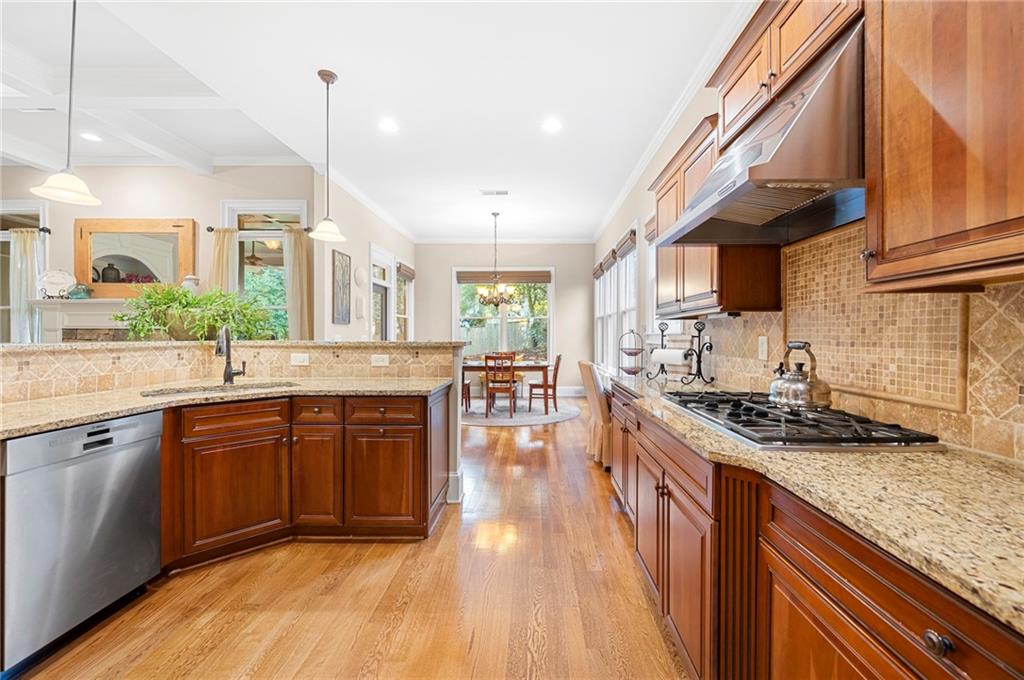 1656 Fearn Circle NE