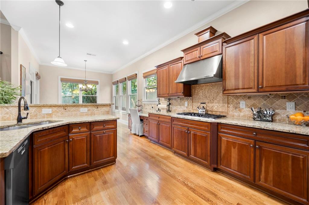 1656 Fearn Circle NE