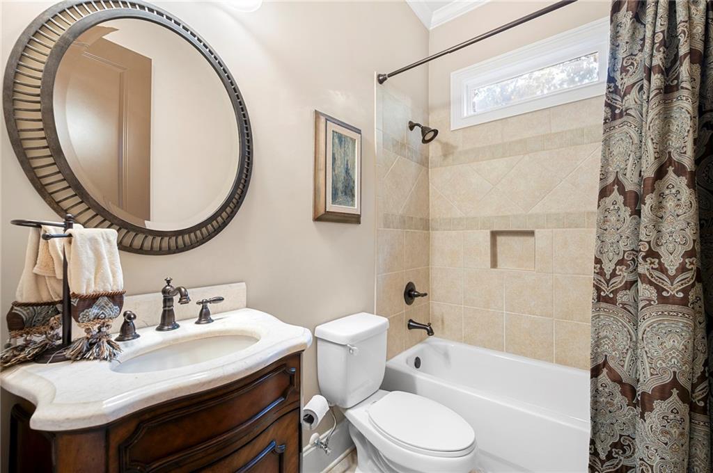 1656 Fearn Circle NE