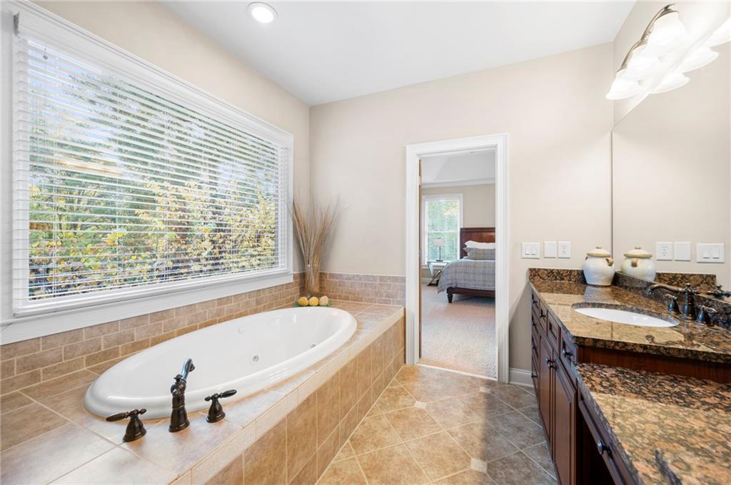 1656 Fearn Circle NE