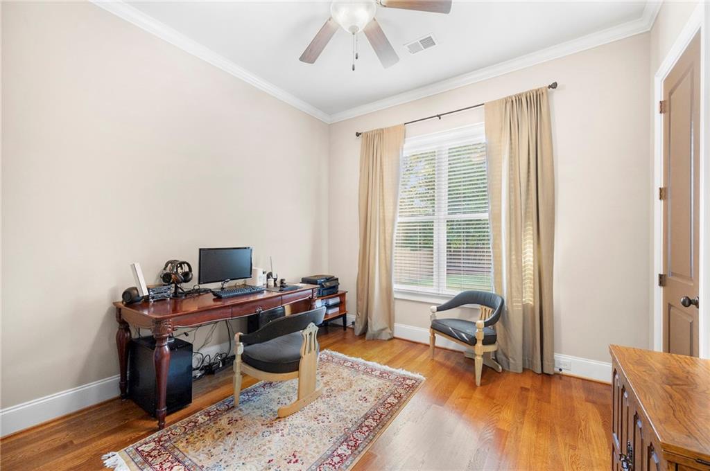 1656 Fearn Circle NE