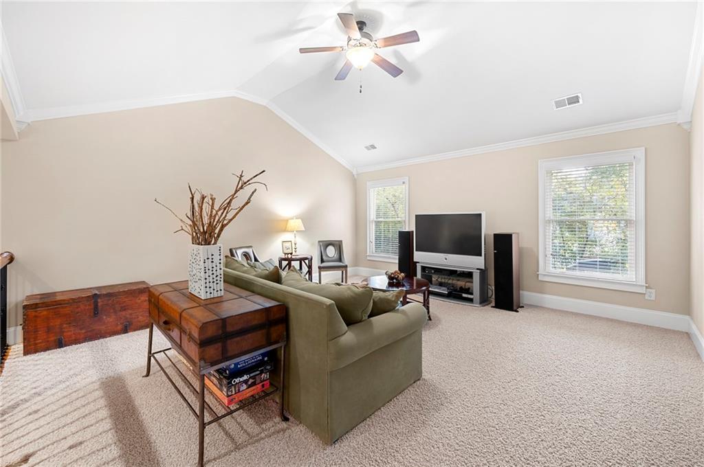 1656 Fearn Circle NE