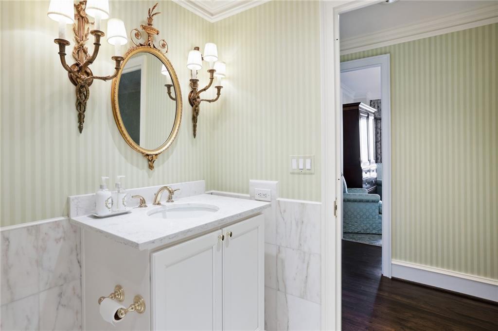 2660 Peachtree Road NW Unit 27E