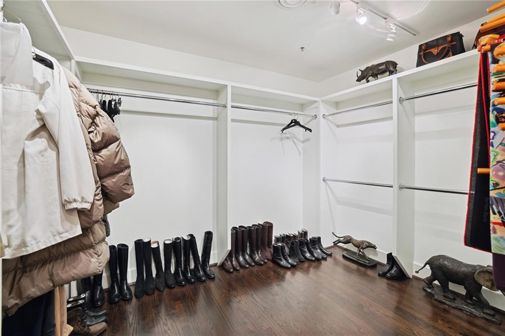 2660 Peachtree Road NW Unit 27E