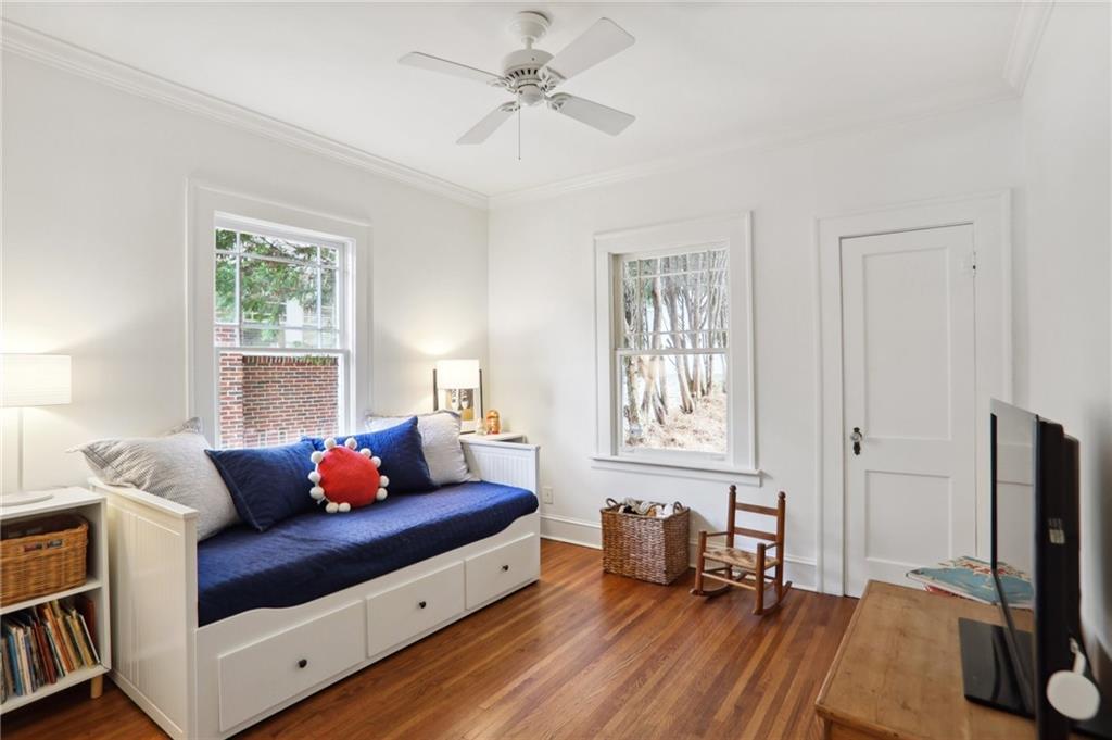 1083 Amsterdam Avenue NE