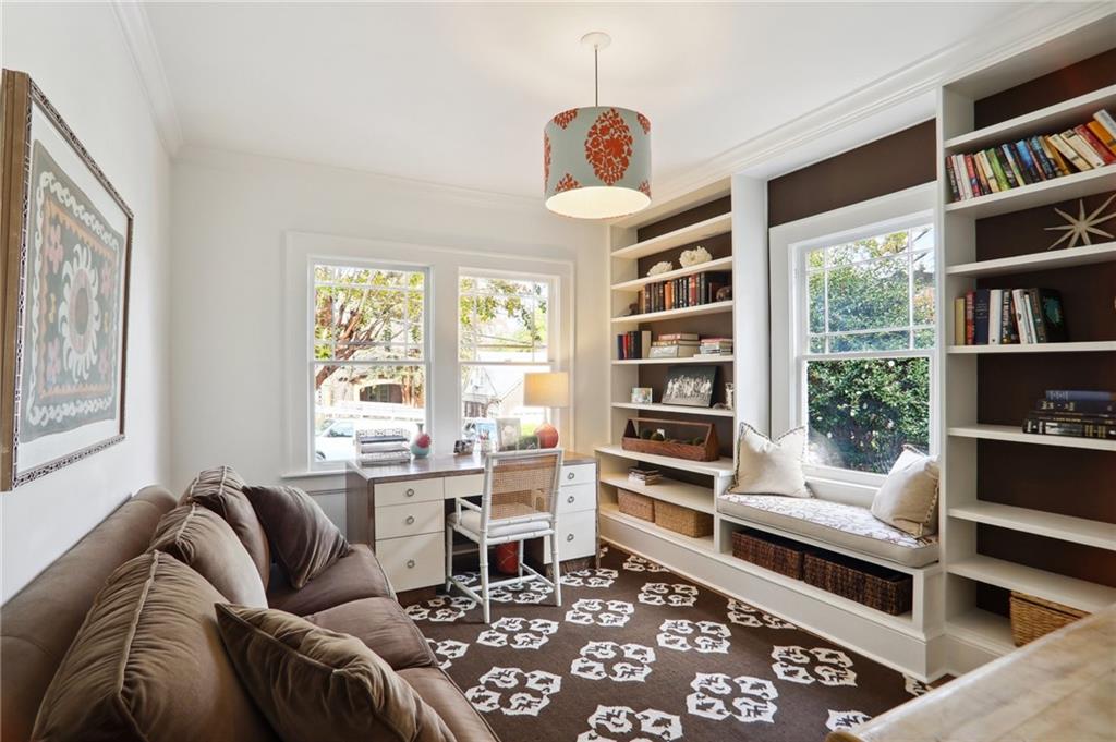 1083 Amsterdam Avenue NE