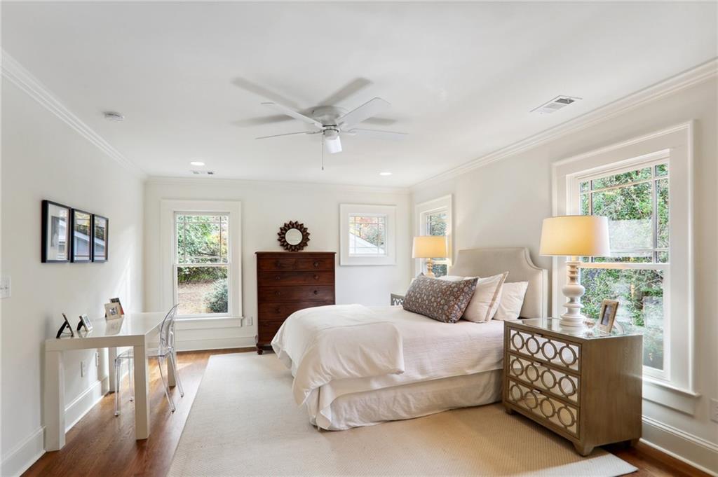 1083 Amsterdam Avenue NE