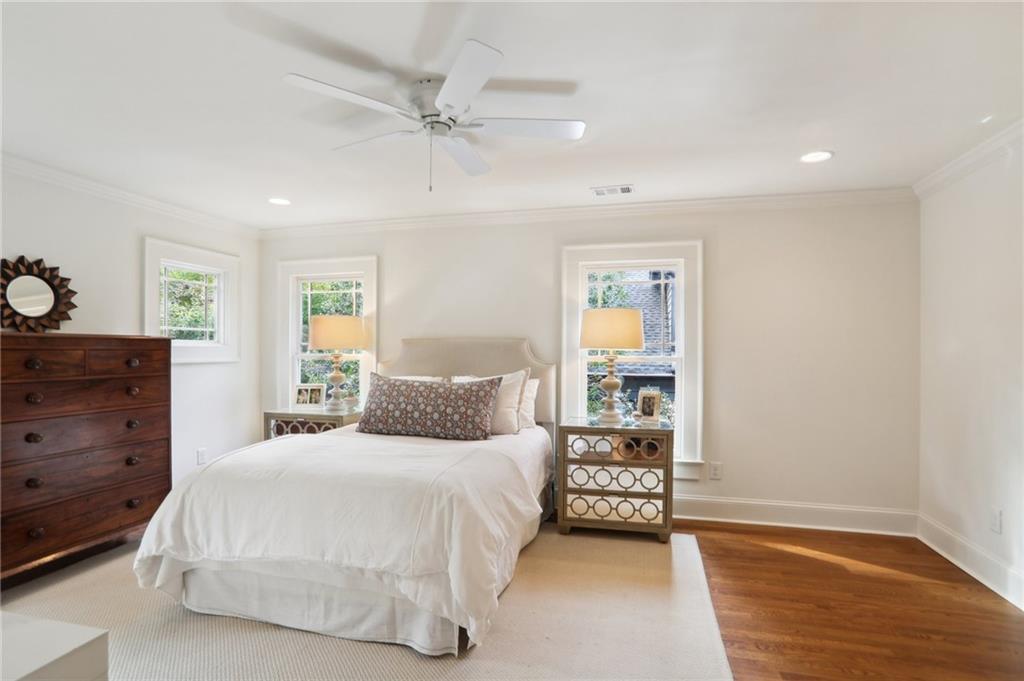 1083 Amsterdam Avenue NE