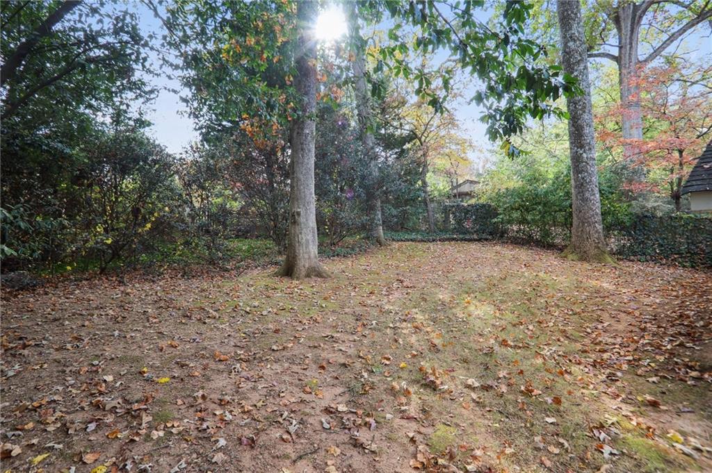 1083 Amsterdam Avenue NE