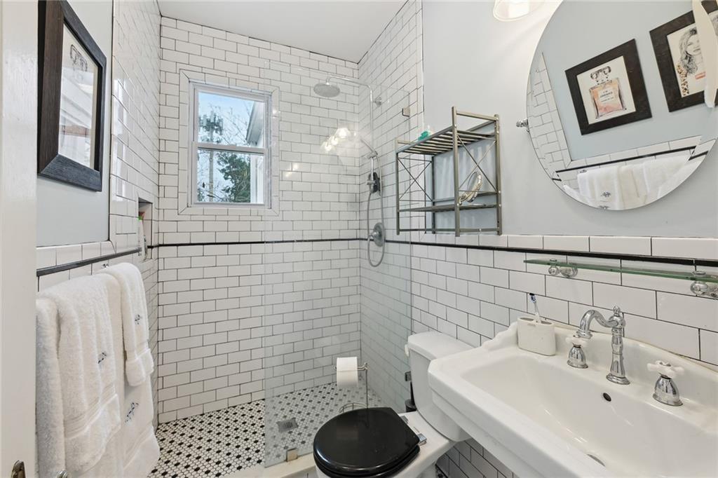 21 Peachtree Memorial Drive NW Unit 16